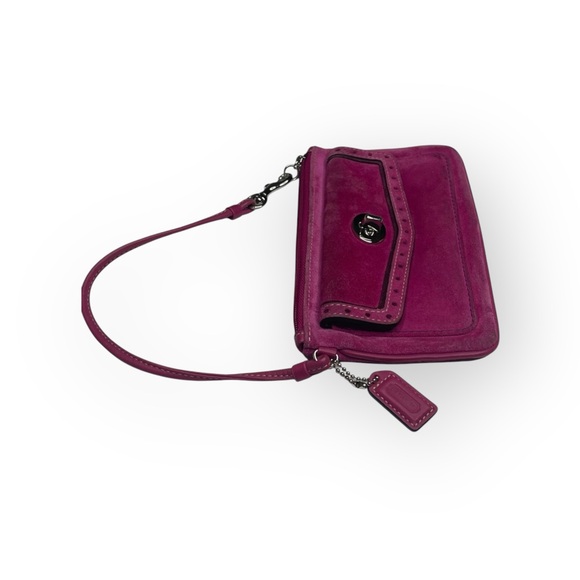 Vintage 90’s: Coach ❃ Suede Turnlock Wristlet Bag ❃ Magenta + Silver Hardware ❃ - Picture 13 of 16
